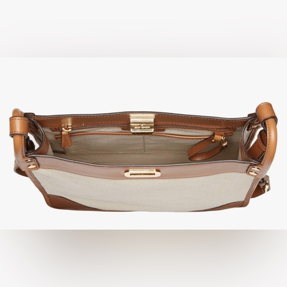 Michael Kors North/South messenger crossbody bag. - Picture 4 of 13